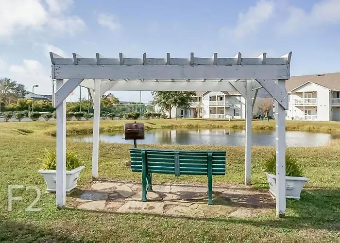 Charming 2br W/ Private Balcony In Gulf Shores, Pool, Hot Tub Holiday home Gulf Shores