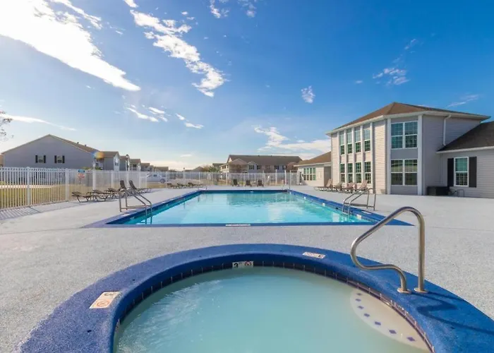 Holiday home Charming 2br W/ Private Balcony In Gulf Shores, Pool, Hot Tub Gulf Shores