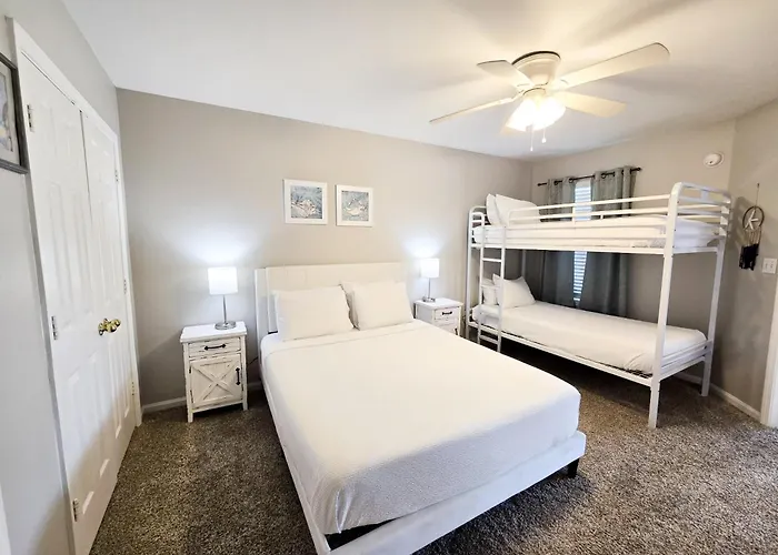 Charming 2br W/ Private Balcony In Gulf Shores, Pool, Hot Tub Gulf Shores